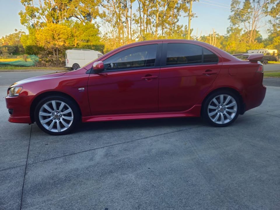 2011 Mitsubishi Lancer VRX 5.jpg